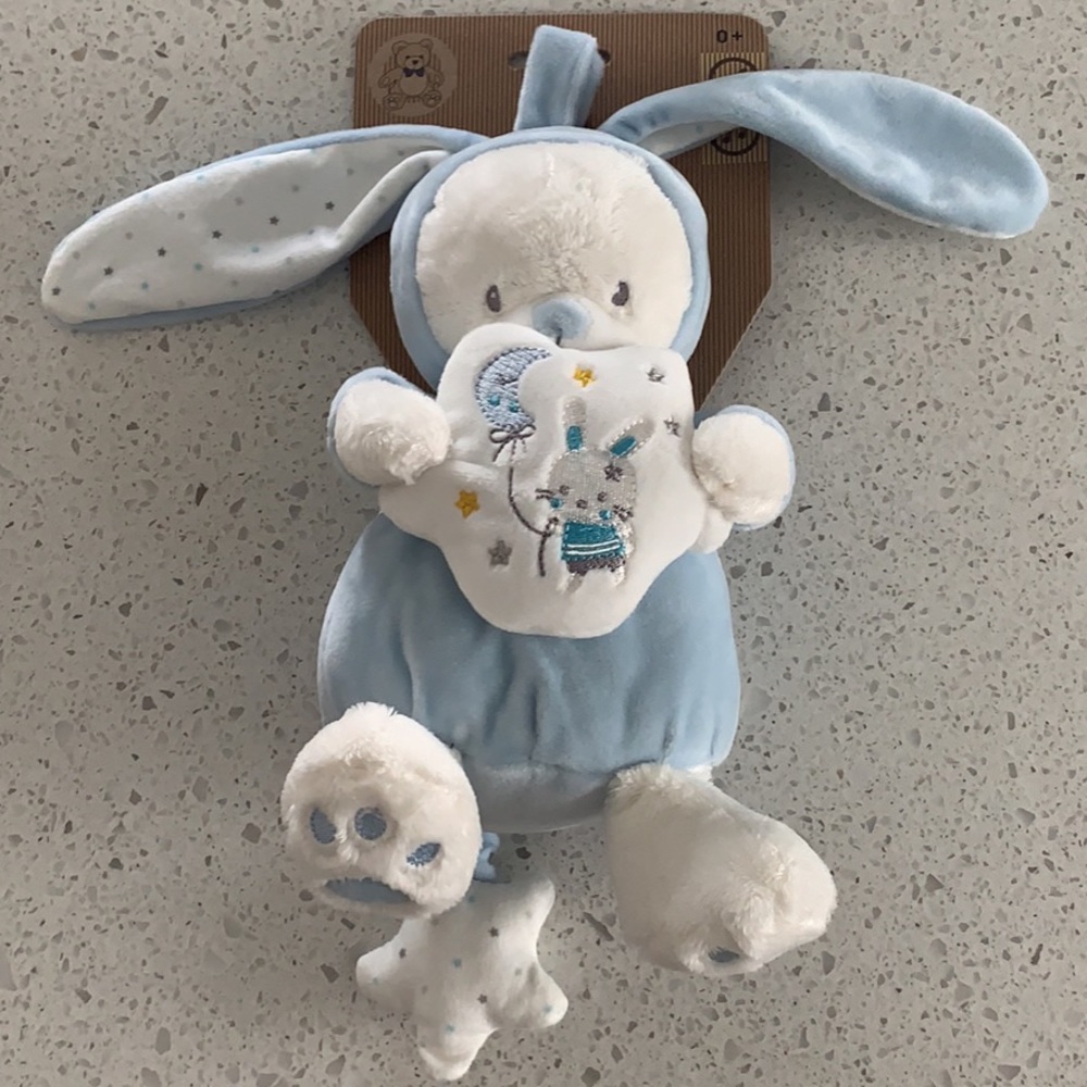 Musical rabbit to hang up
